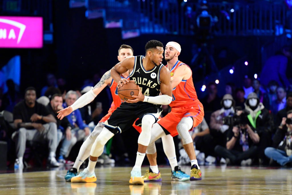 步行者险胜雄鹿，字母哥刷新纪录